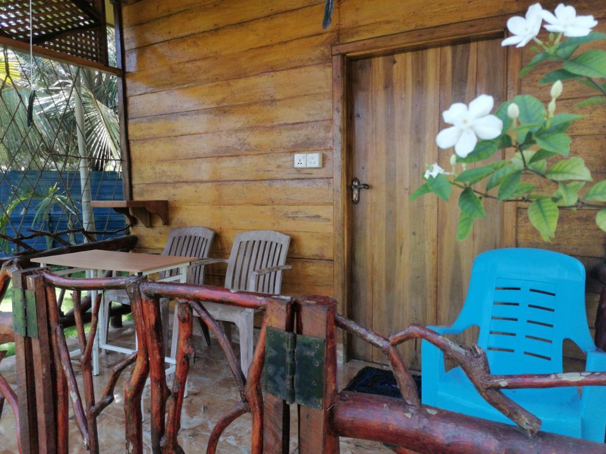Sea View Resort Kallady Luaran gambar